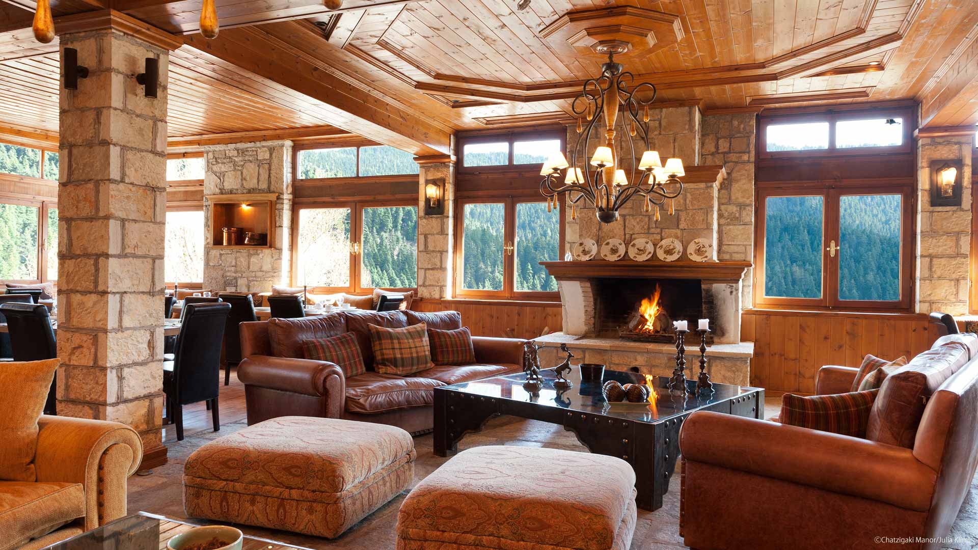 Εστιατόριο-Bar & Lounge στο Περτούλι