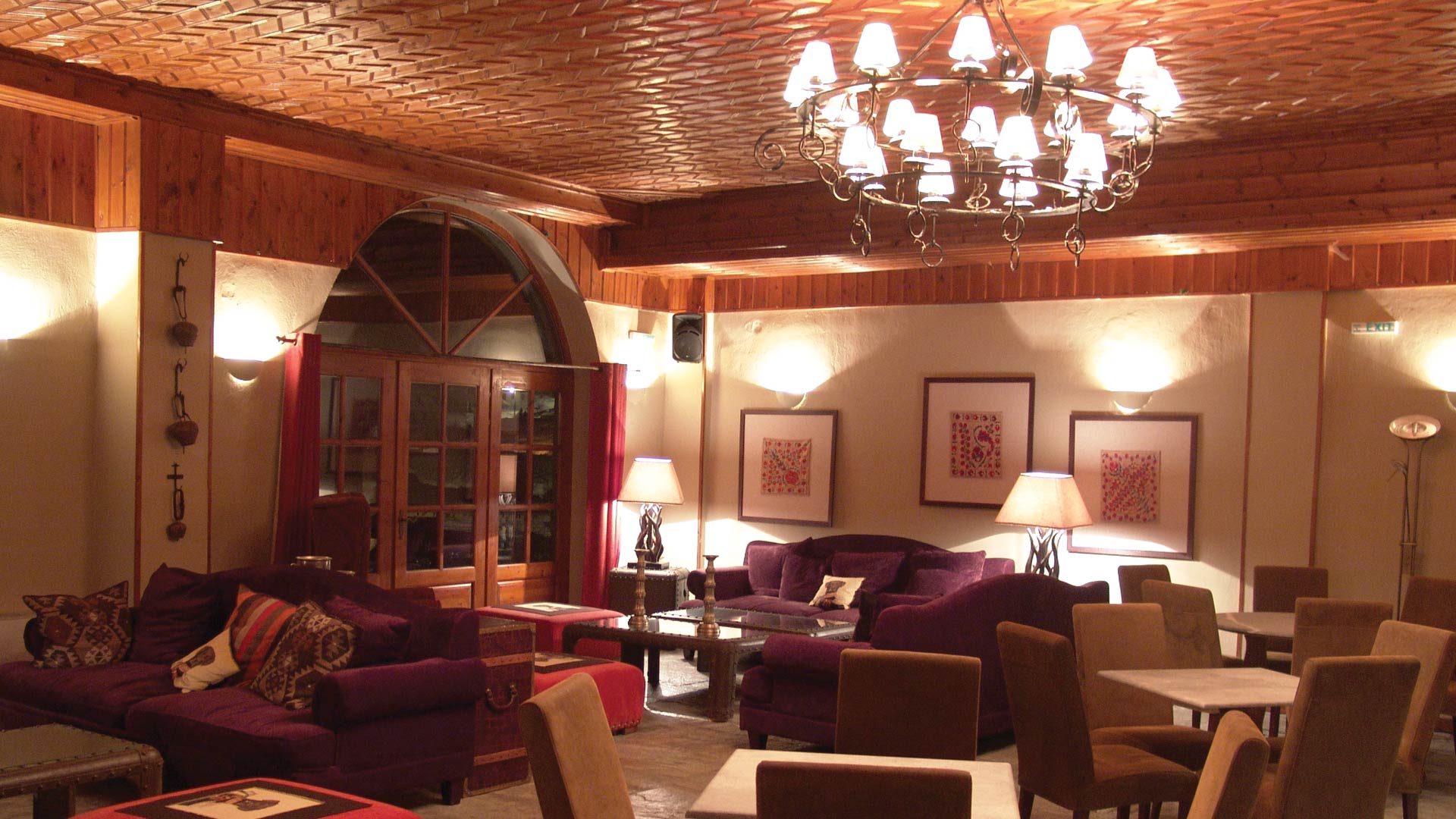 Το καθιστικό του Cafe Marossa στο Περτούλι