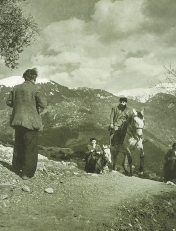 Ιστορία Περτουλίου: Ο καλλιτέχνης Γιολδάσης φωτογραφίζει τον Βελουχιώτη